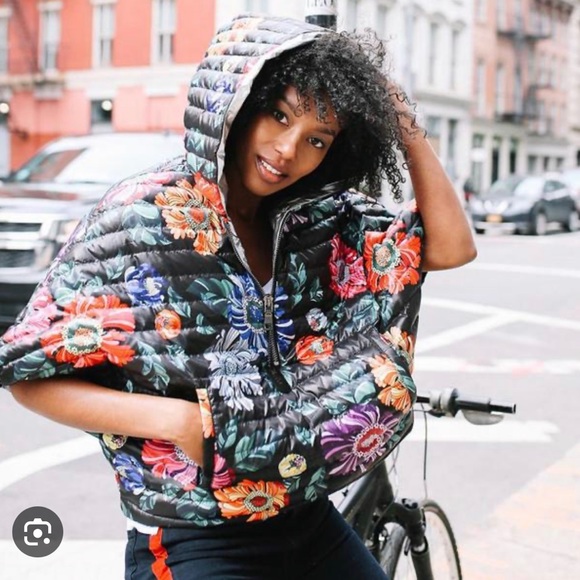 Floral Puffer Poncho, szXS/S - Picture 5 of 5